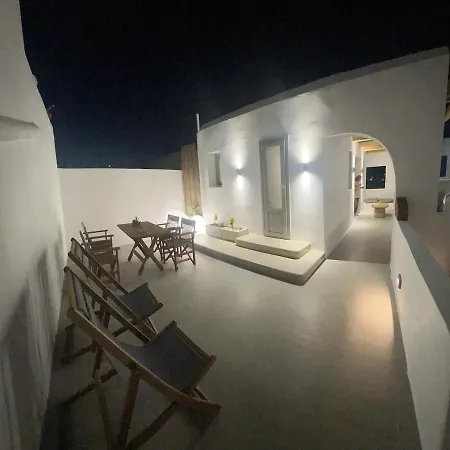 Bella Paros *